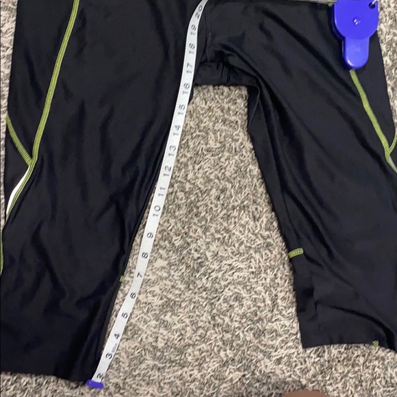 Workout Capris - Picture 4 of 5